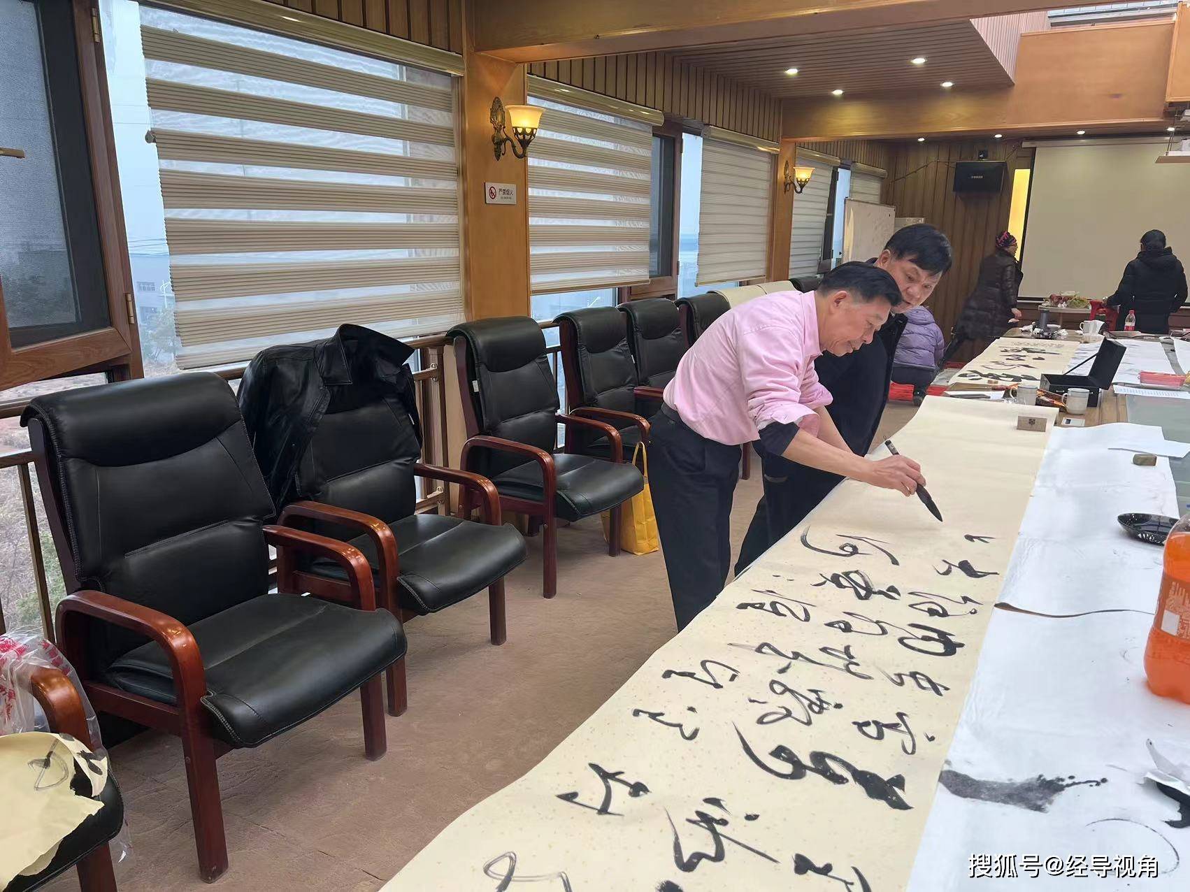翰墨飘香庆新春 丹青挥毫贺上元 湘潭综保区组织书法家开展新春笔会