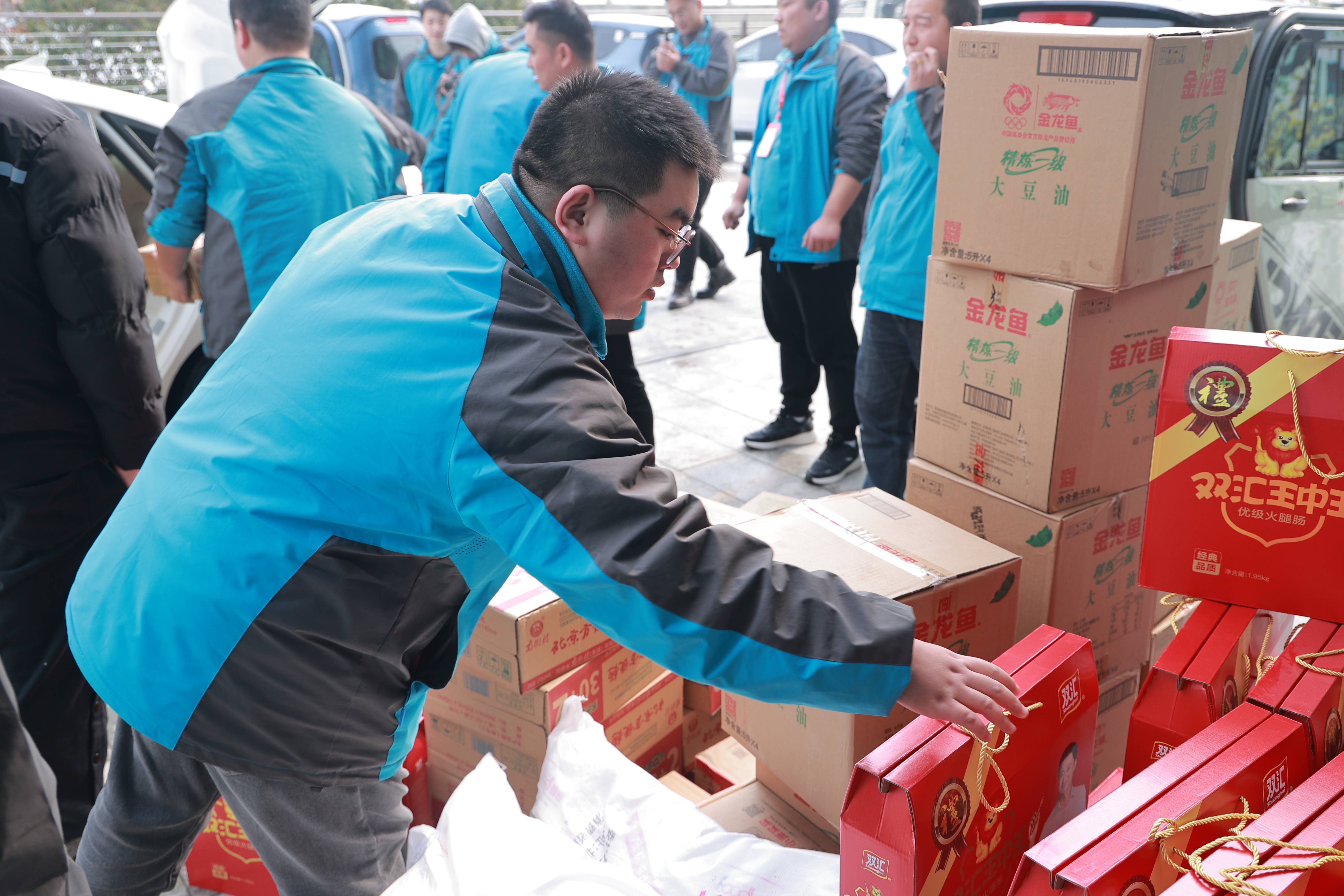 年味渐浓 情亦浓 | 河南颍淮建工发年货啦_公司_员工_福利