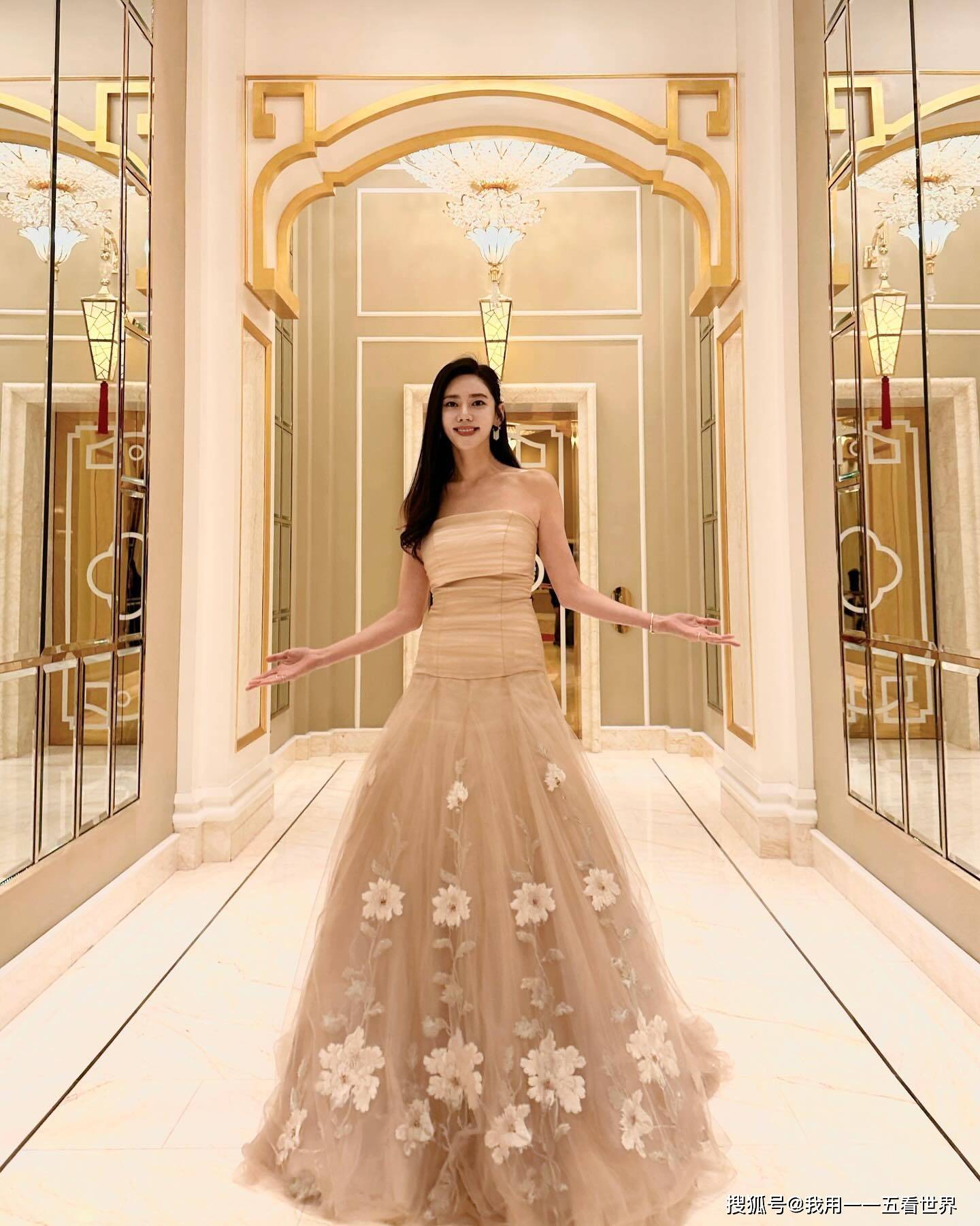 说到个人魅力,秋瓷炫也绝对不落人后.