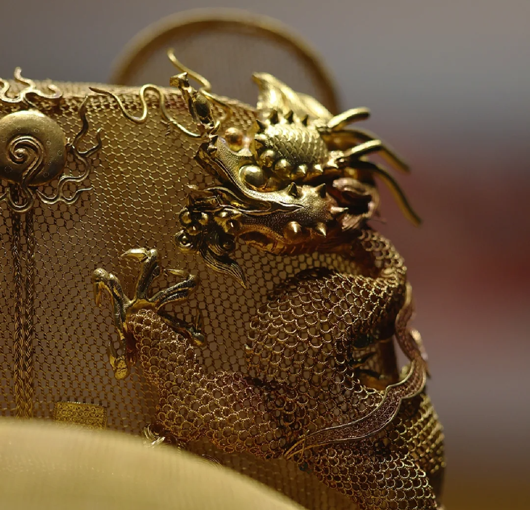近距离看看龙文物——我国唯一帝王金冠_金丝