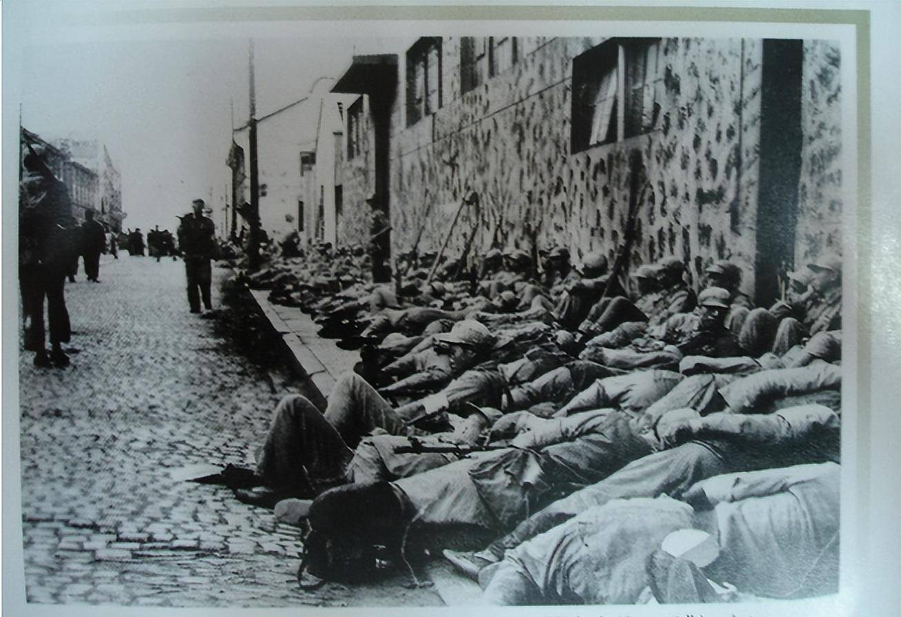 解放大上海,连长趟着下水道俘敌3个营,军长:马上把人