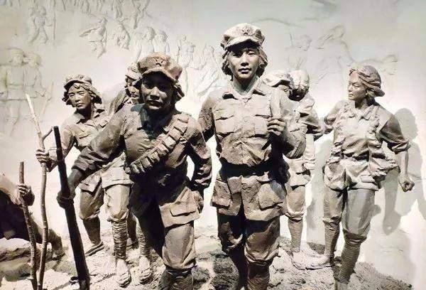 中央红军8万多人参加长征,其中只有32位女红军,她们?