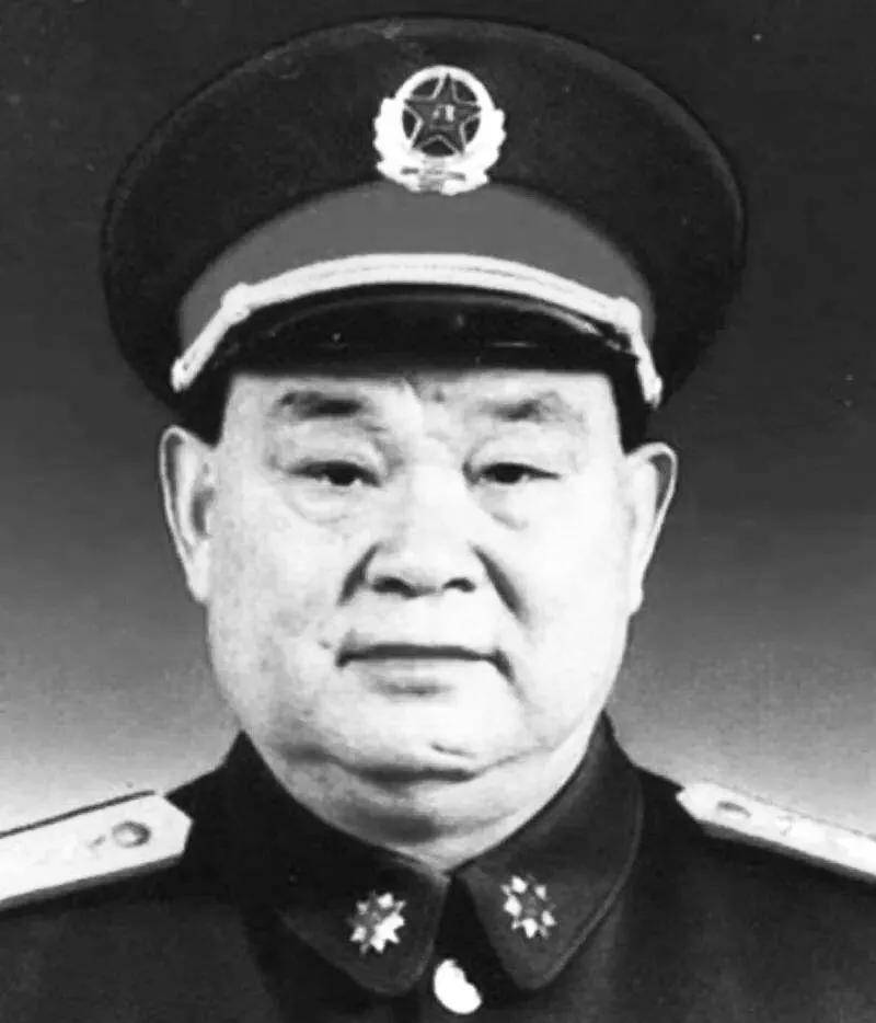 1992年,成都军区司令张太恒为何会被调往南京,降职成?