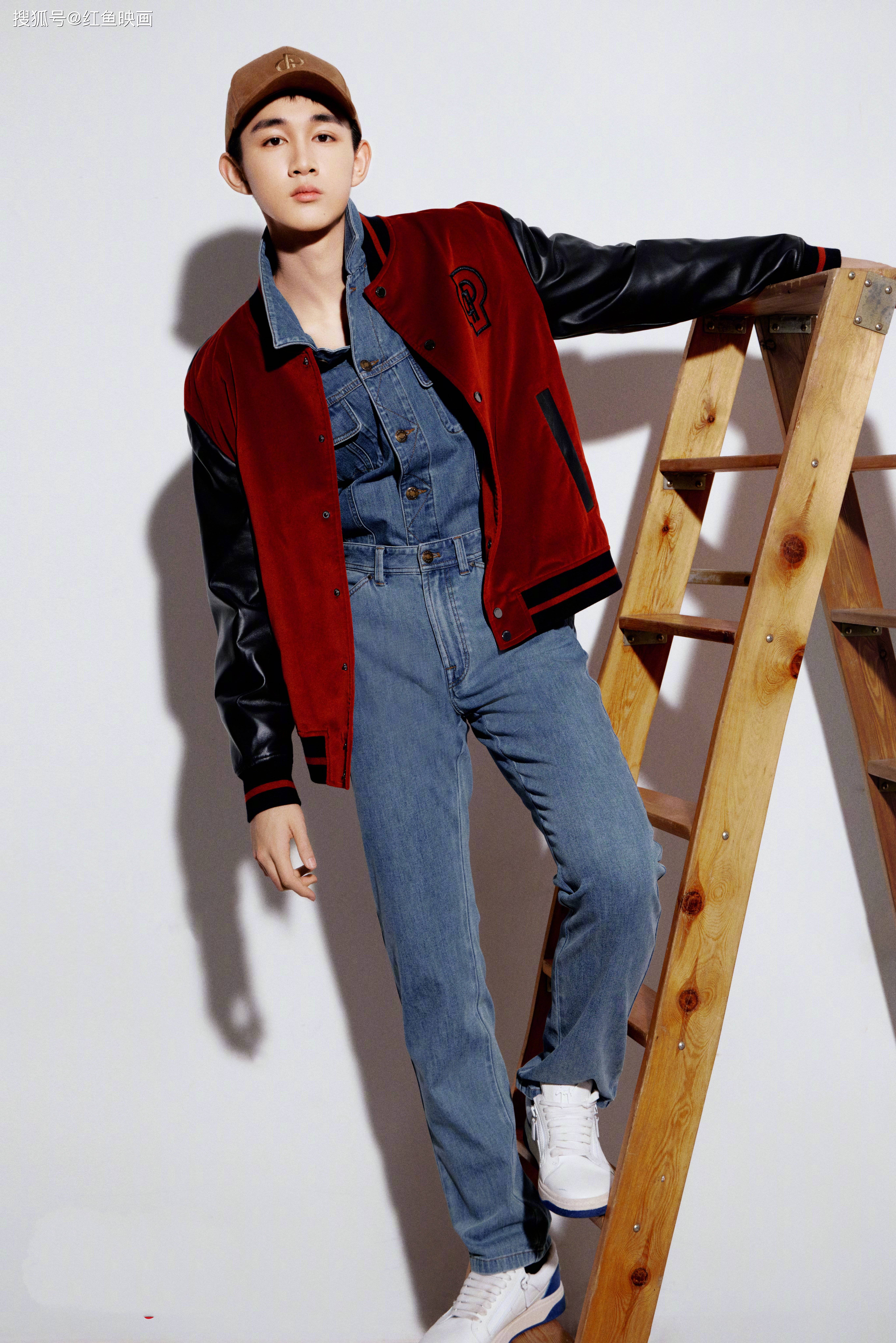 荣梓杉 银发生日写真