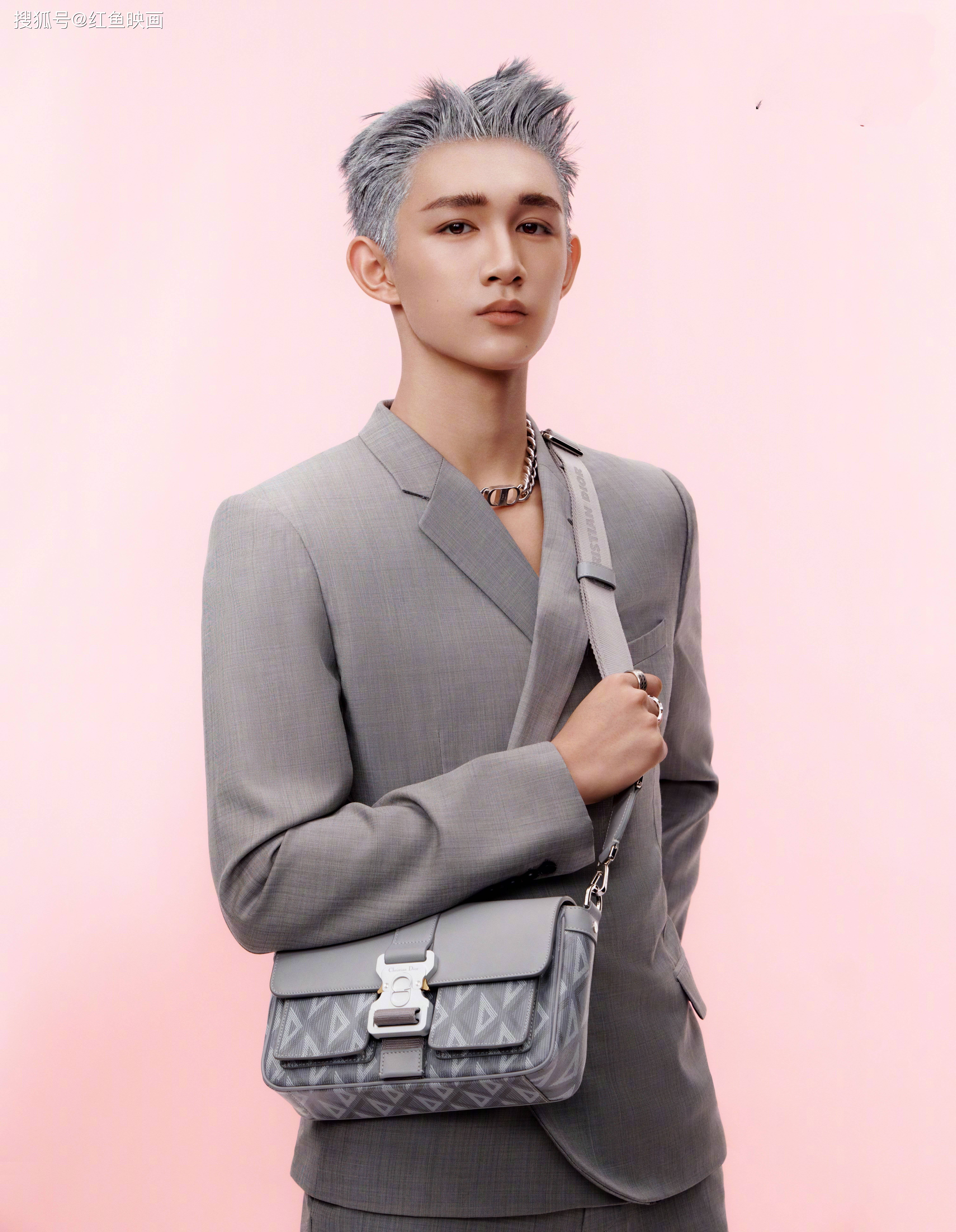 荣梓杉 银发生日写真