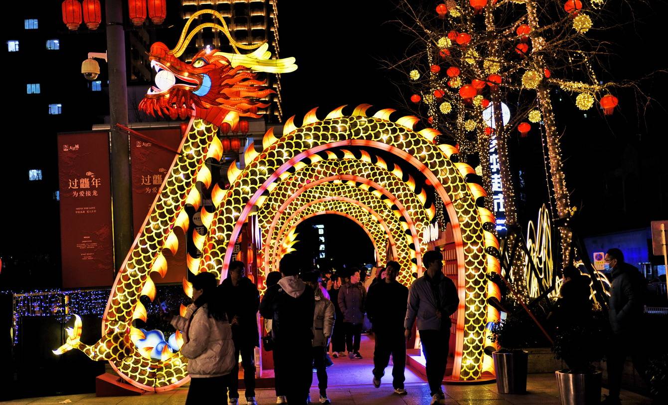 郑州春节街头夜景