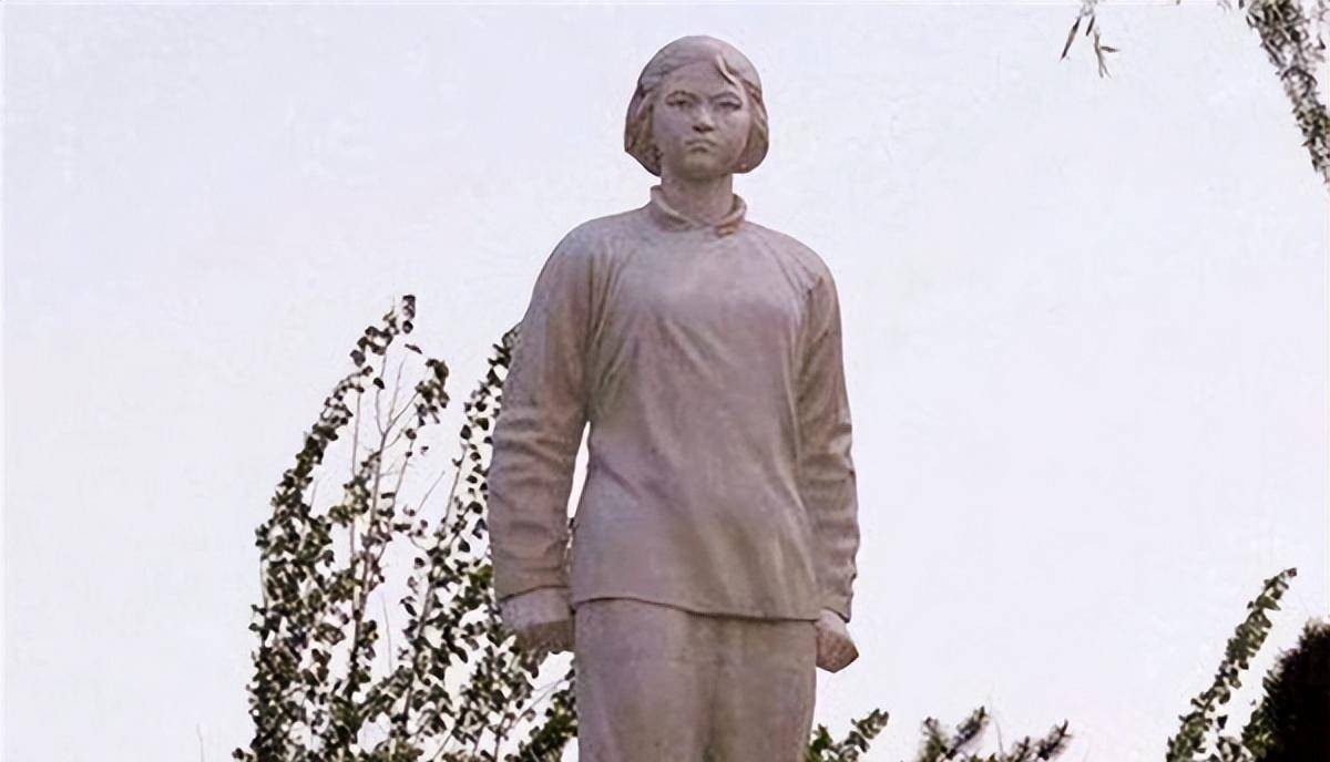 刘胡兰牺牲时,12岁妹妹在刑场目睹全程,现在妹妹过得怎样?