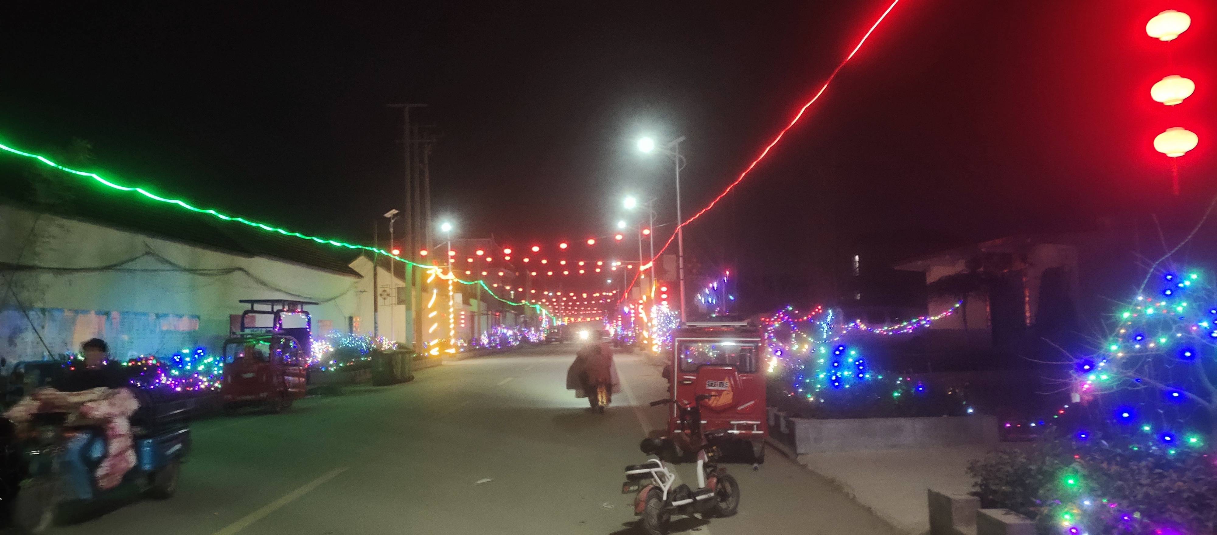 山东省兰陵县芦柞镇芦柞东村:过年唱大戏 一起乐呵呵