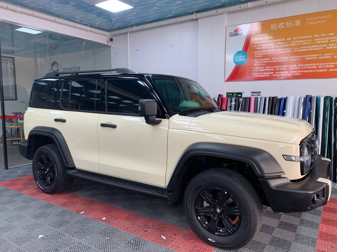 佛山市凯迪拉克车主汽车改色车衣膜:色彩拥抱个性