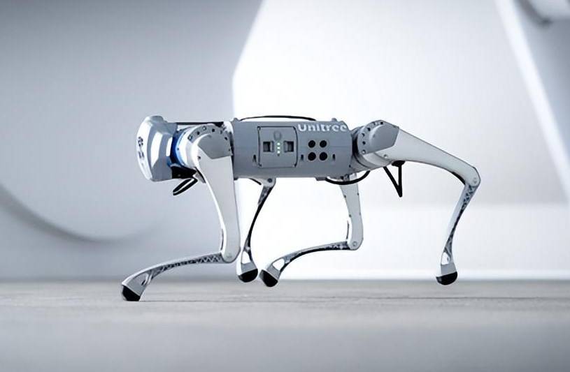 然而,在灵活多变的智能机器狗内部,其关键部件却是腿部的电机,智能