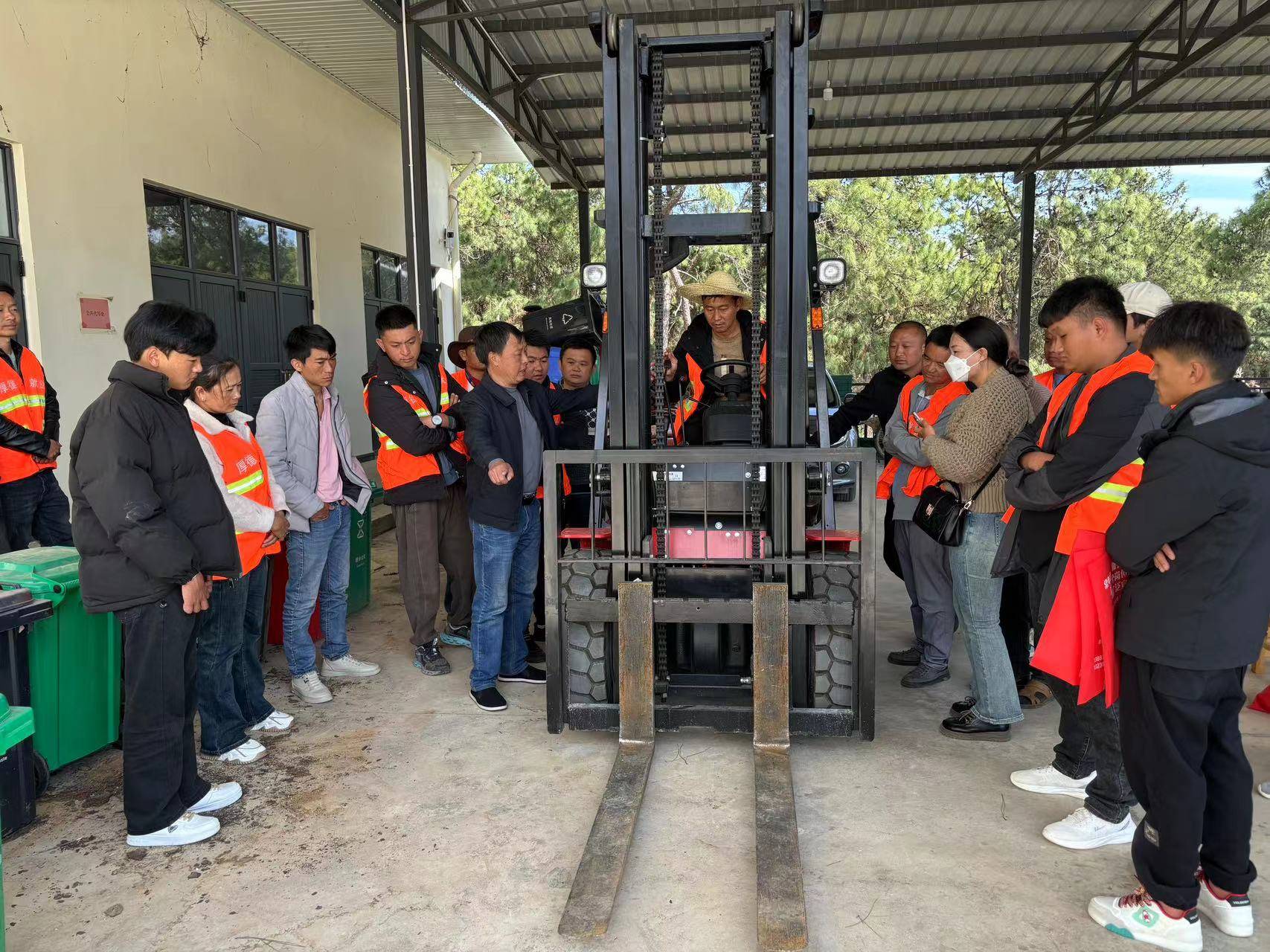 技能培训促就业 人才振兴增动能——隆阳区西邑乡开展叉车技能培训