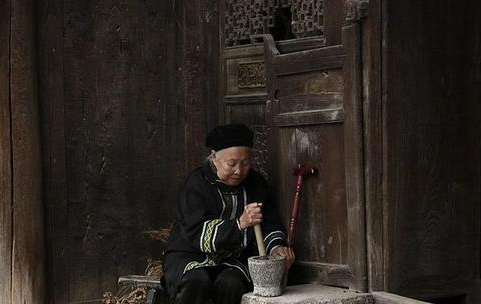 苗药为何能在众多民族医药中脱颖而出?_蚩苗_蚩尤_百草