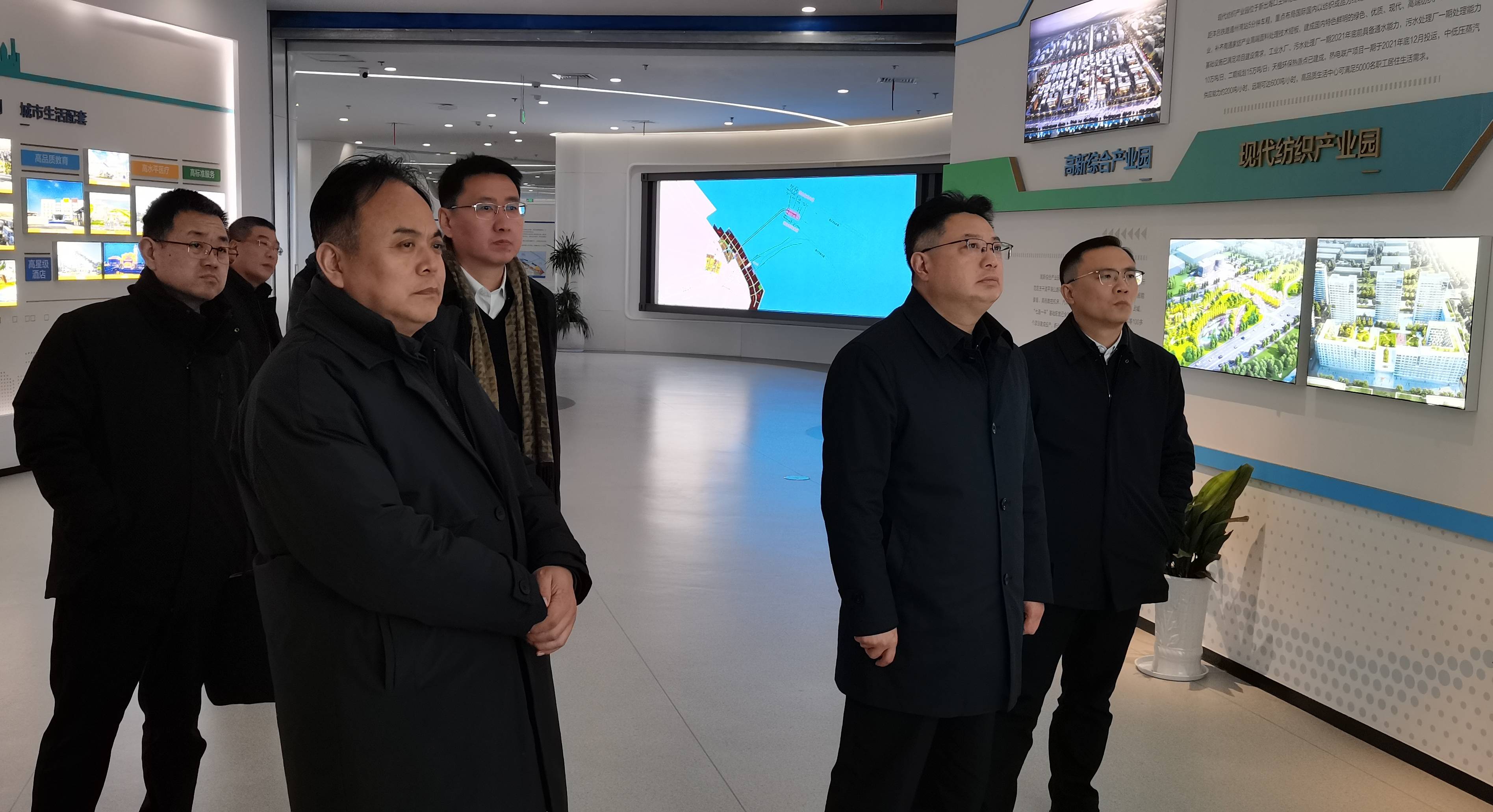 财务总监刘年春,中宏碧华港口建设有限公司总经理助理王勇陪同参加