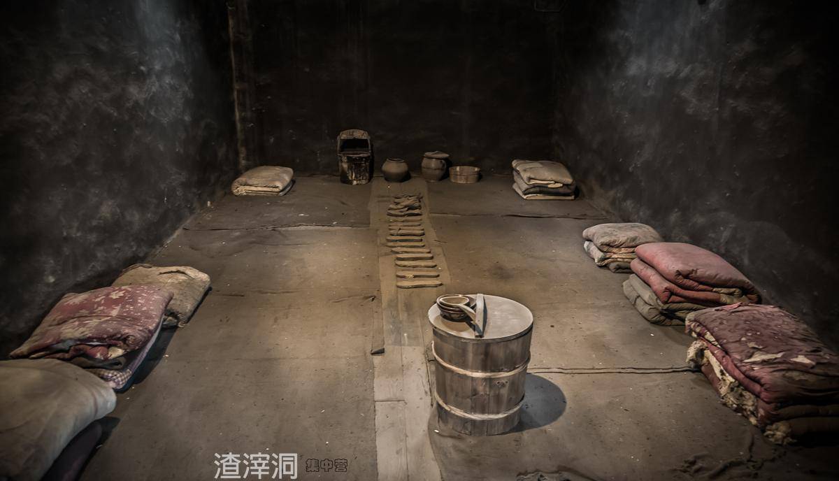 他策反白公馆看守,率18人越狱成功,狱中事迹写成小说