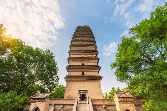 图源网络一,西安城市简介西安市,古称长安,镐京,西京,是陕西省省会,特