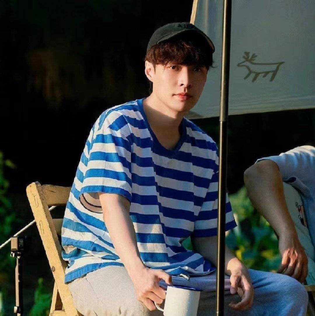 此外,张艺兴可能会看重家庭价值观念.