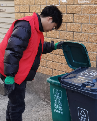 "强化分类意识,拥抱绿色社区"——川农学子开展垃圾分类社会实践活动
