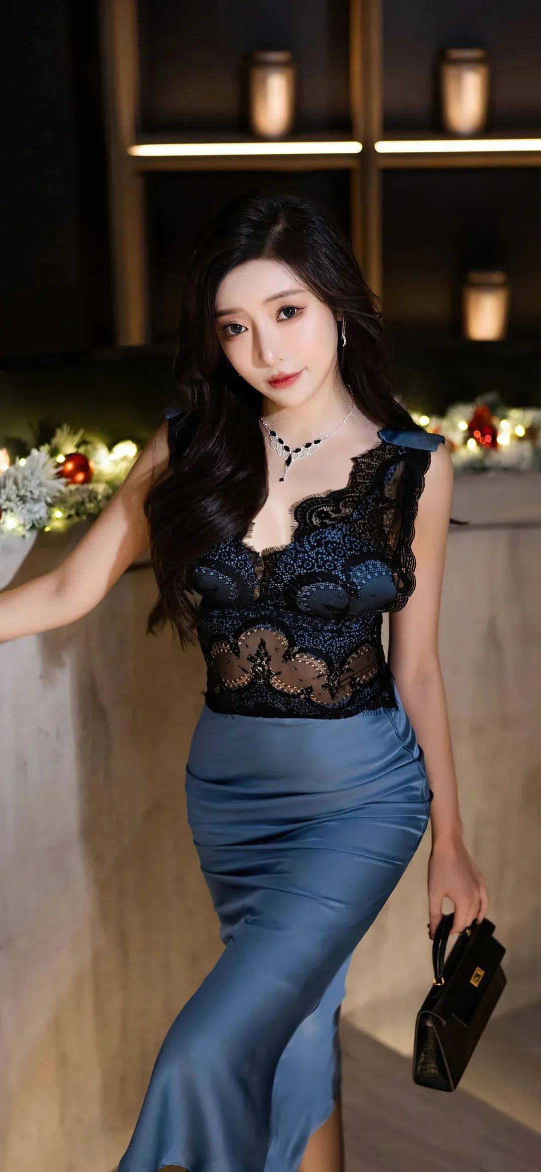 黑丝美腿魅惑全城,纤细腰肢散发性感魅力!_美女_曲线_风姿