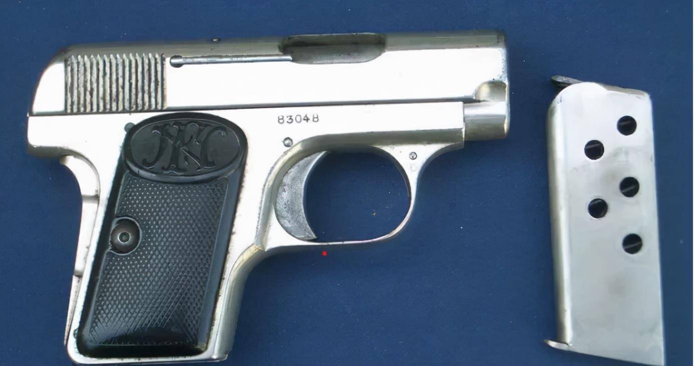 一把勃朗宁m1906电镀的手枪