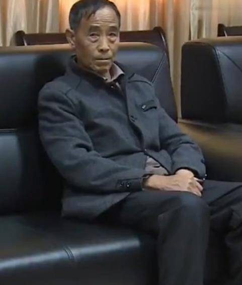 2015年云南男子喝药"自杀",下葬前开棺验尸,妻子和邻居被逮捕_刘文菊