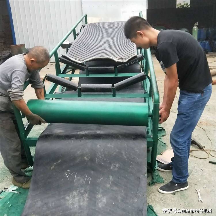 仓库传递带小型皮带机 小型折叠传送带 v型托辊输送机_输送带_升降