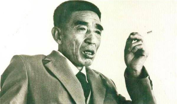 90年代的传奇人物,从村书记到"土皇帝",坐拥16辆进