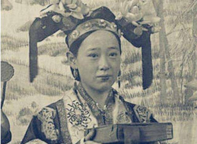 慈禧御前女官裕容龄:曾与太监相恋4年,晚年双腿被打断在马厩生活_舞蹈