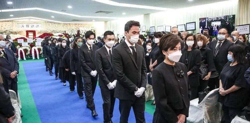 "赌王"何鸿燊白手起家,创5000亿家业,金丝楠木棺材价值800万_澳门