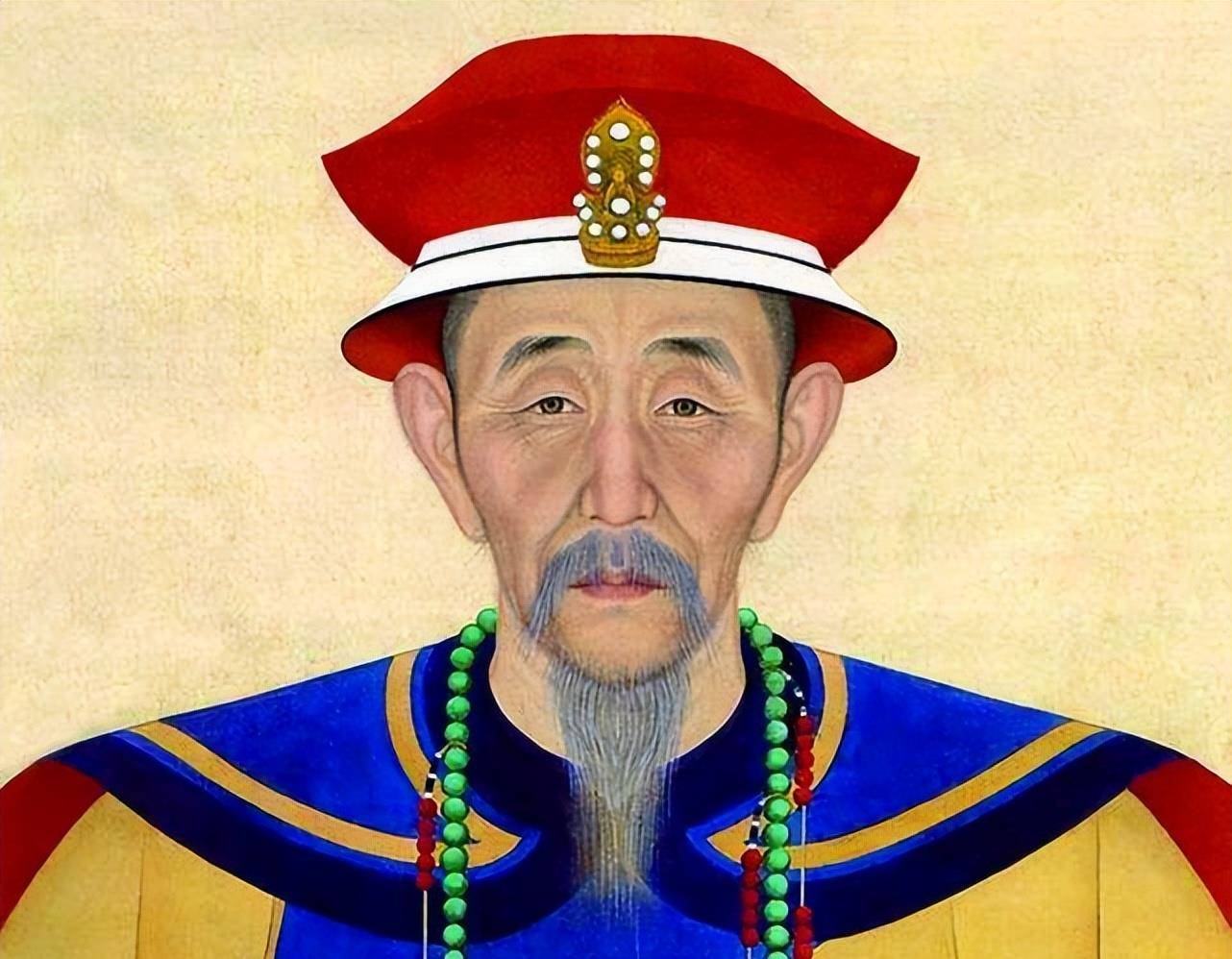 见旁边没人了,乾隆也走了上前,他自称是京城来的商人,名为"高天赐"