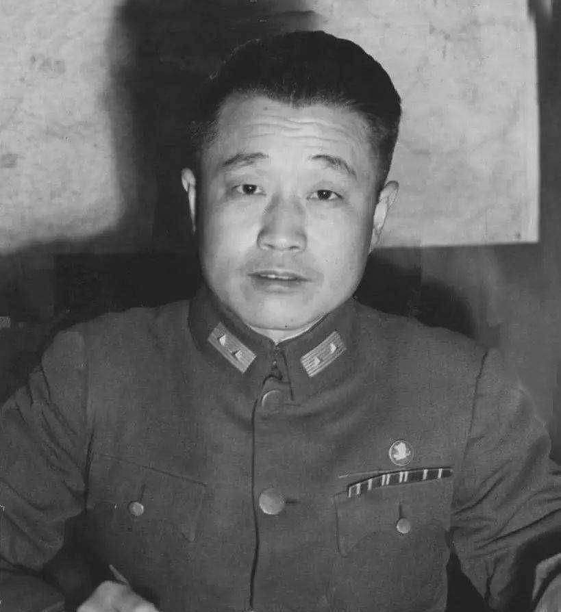 功德林里关着8个黄埔一期学员,7人特赦1人枪决,各自有什么缘由_上村