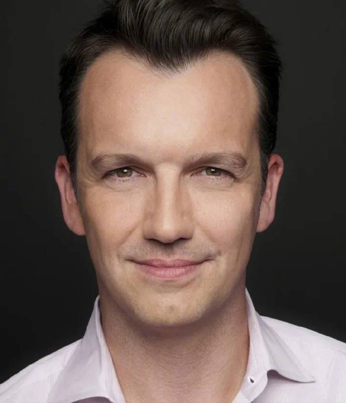 真人电影部门头头sean bailey离职_离开_探照灯_汇报