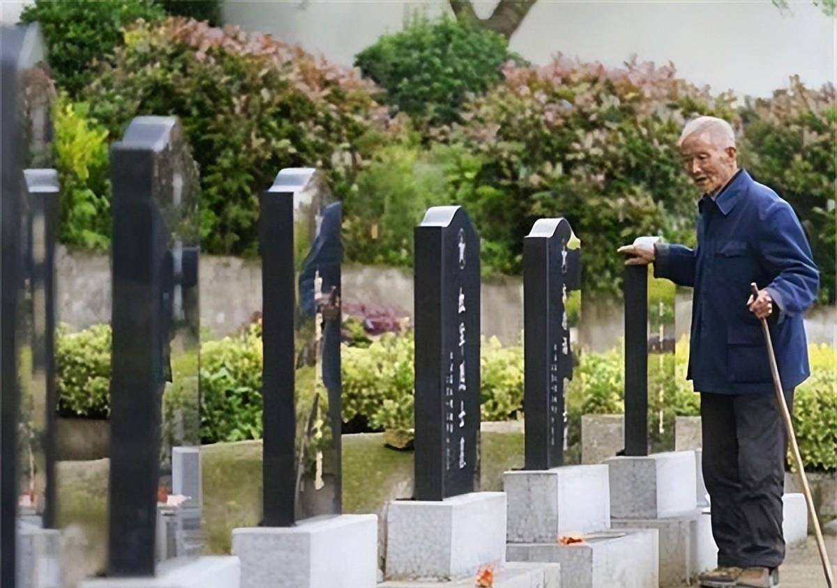 岳父做客女婿家,提起埋在家乡一烈士名字,女婿吃惊:那是我爷爷_能山