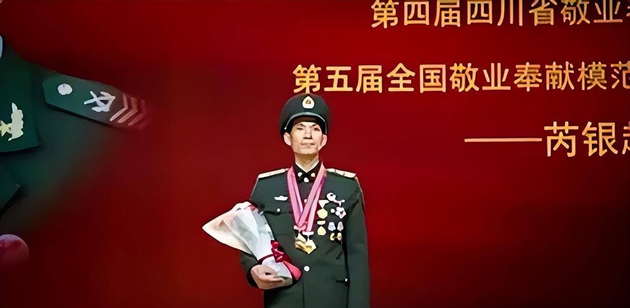 兵王芮银超:部队为他二改士官编制,曾拒40万年薪工作,服役30年_生活