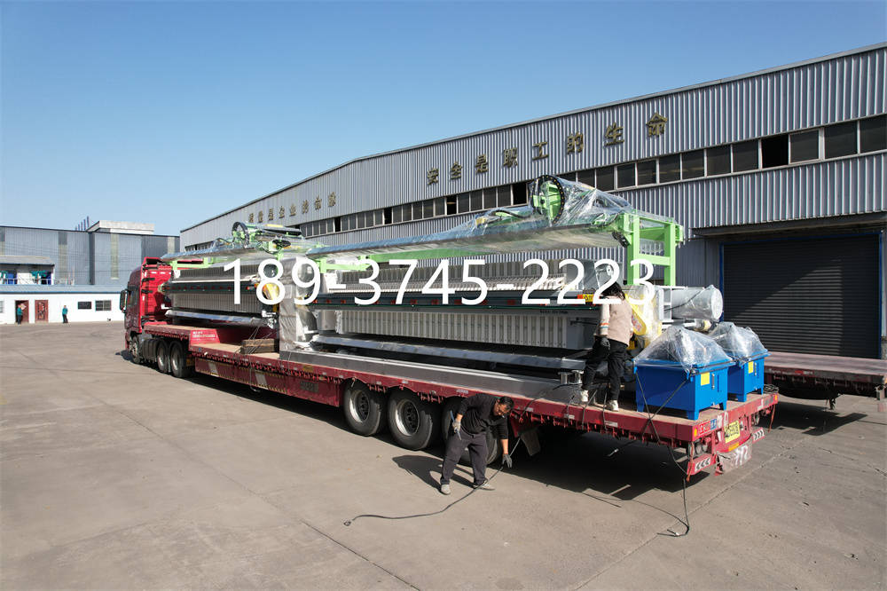 城市污水处理厂压泥机_带式_板框_运行