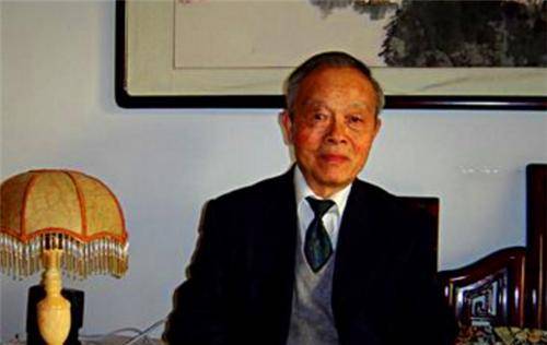 很显然,这番话和周南泉各执一词,但是拍卖公司只是中介机构,并不能