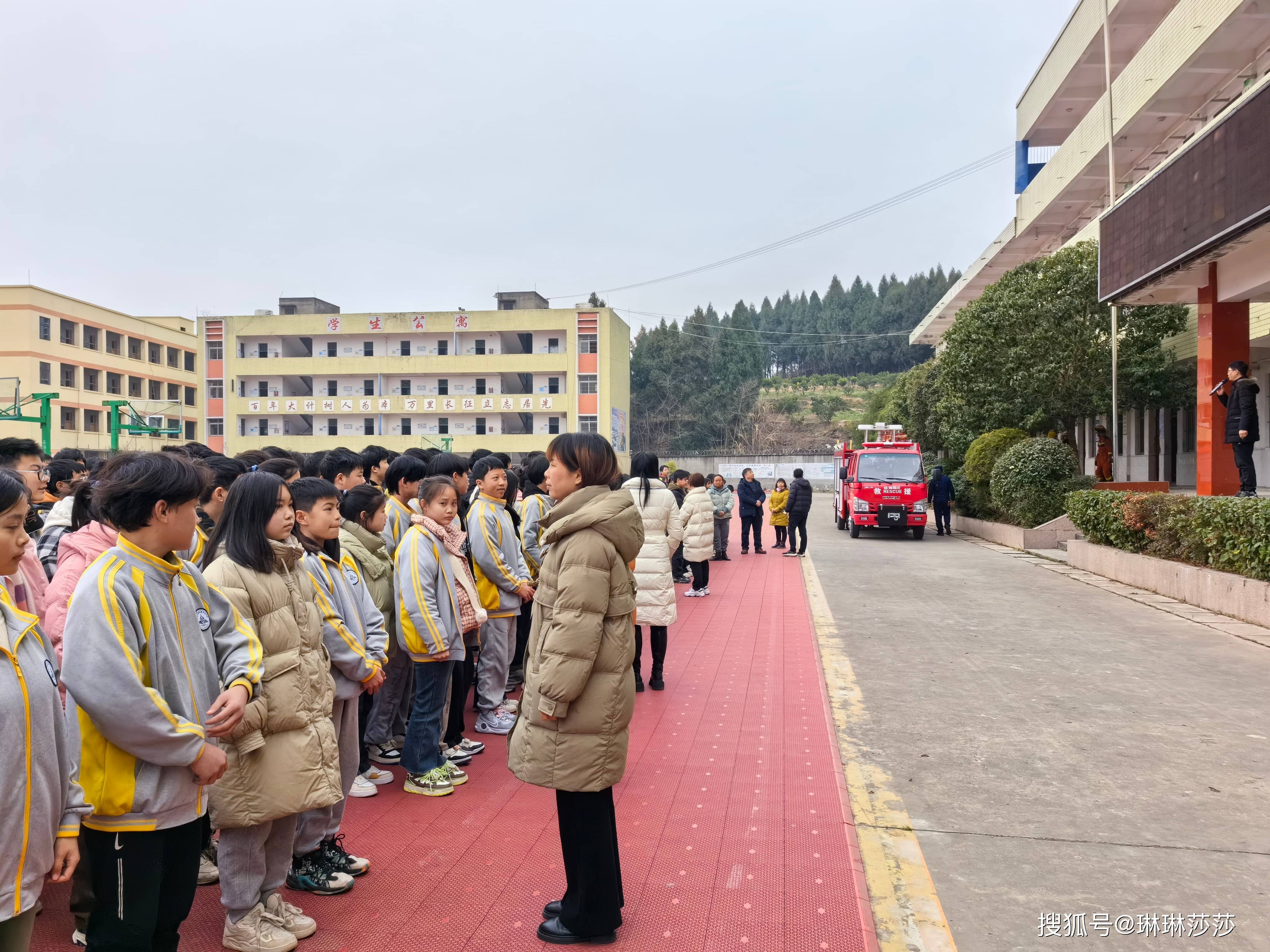 丰裕高级中学联合丰裕镇消防支队 开展消防演练_师生_应急_食堂