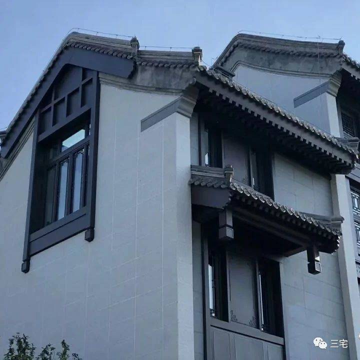 中式古建里的博风,又称搏风,搏缝板,封山板,博风板,常用于歇山顶和