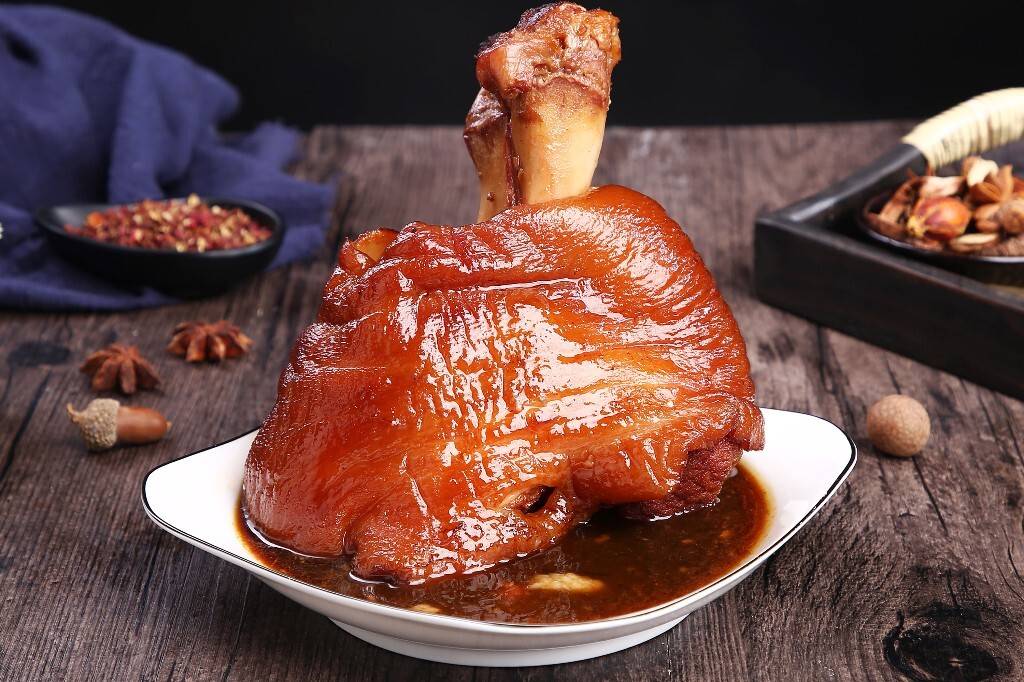 《酱香肘子:传统美食的传世之味》_味道_调料_过程