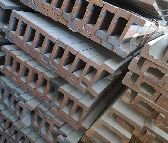 叉车门架j型镀锌槽钢的特性与应用