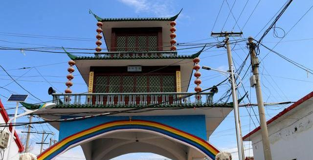 而安禄山身兼平卢,范阳,河东三大北方重镇的节度使,自然有相当多的