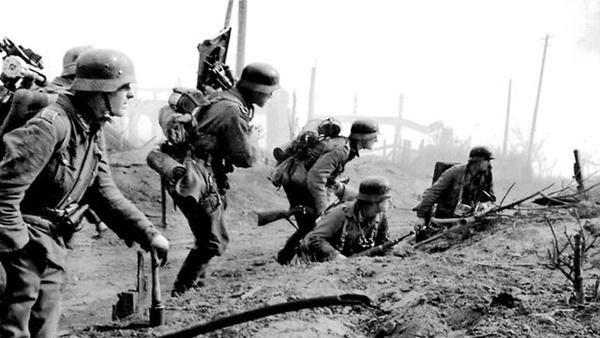 原创二战斯大林格勒战役,保卢斯与曼施坦因汇合就能打赢吗?