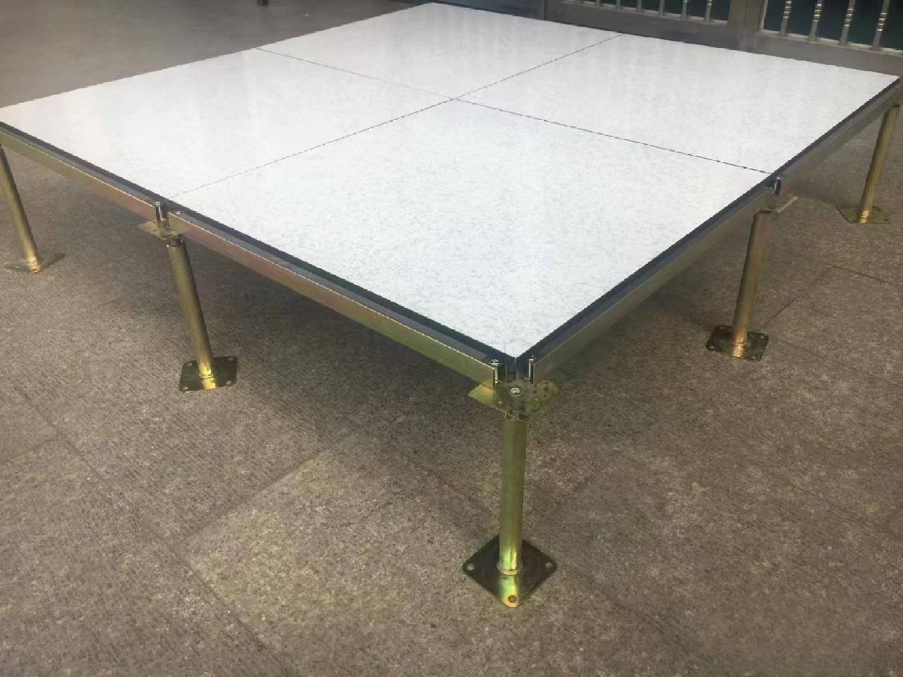 惠丰防静电:机房地板中比较常见的几种防静电地板对比哪个好_场所_全