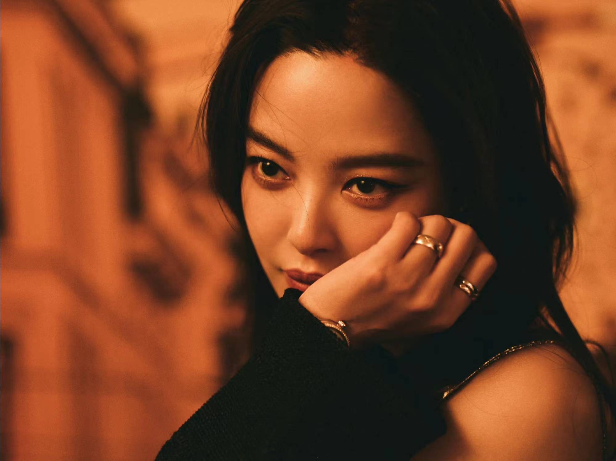 猎冰之后,姚安娜搭档辛芷蕾白客合作新剧,《仁心俱乐部》开机_剧中