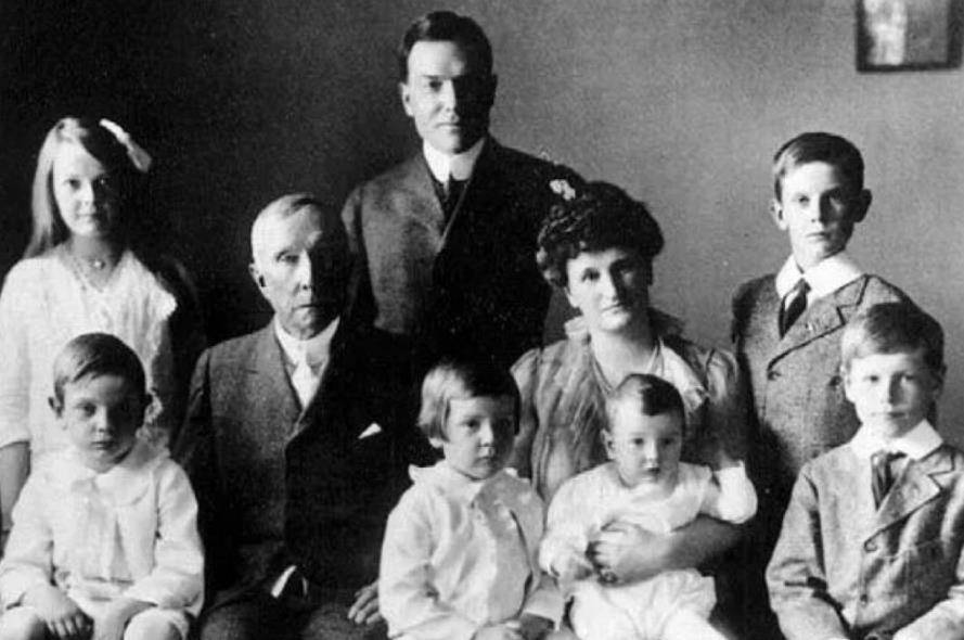 很多人问洛克菲勒为何能成功,他没直说,后来专门写信告诉了儿子_因为