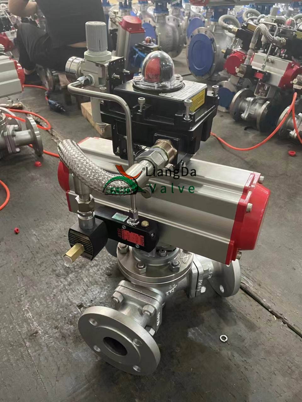 气动三通换向阀用于气力物料输送管道和重力卸料换向