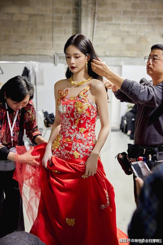 沈梦辰巴黎时装周惊艳亮相,中国风走秀惊艳全场!_明星_人生_心情