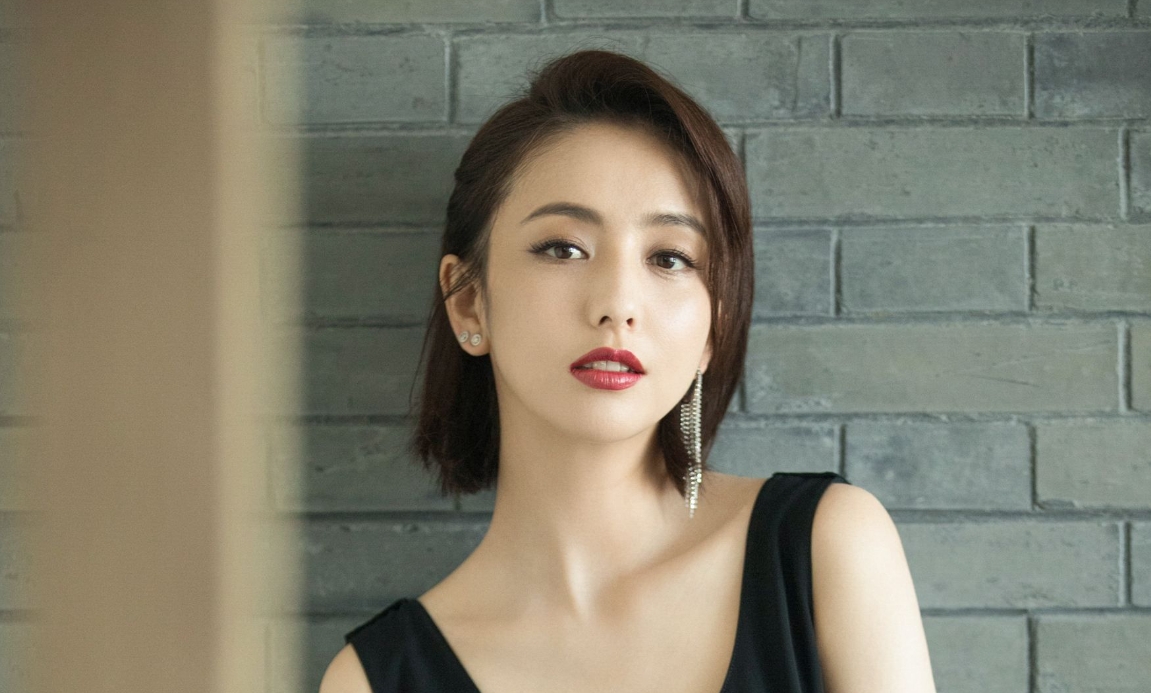 原创佟丽娅陈思诚一家三口泰国游玩8岁朵朵身高惊人俩人复合了吗