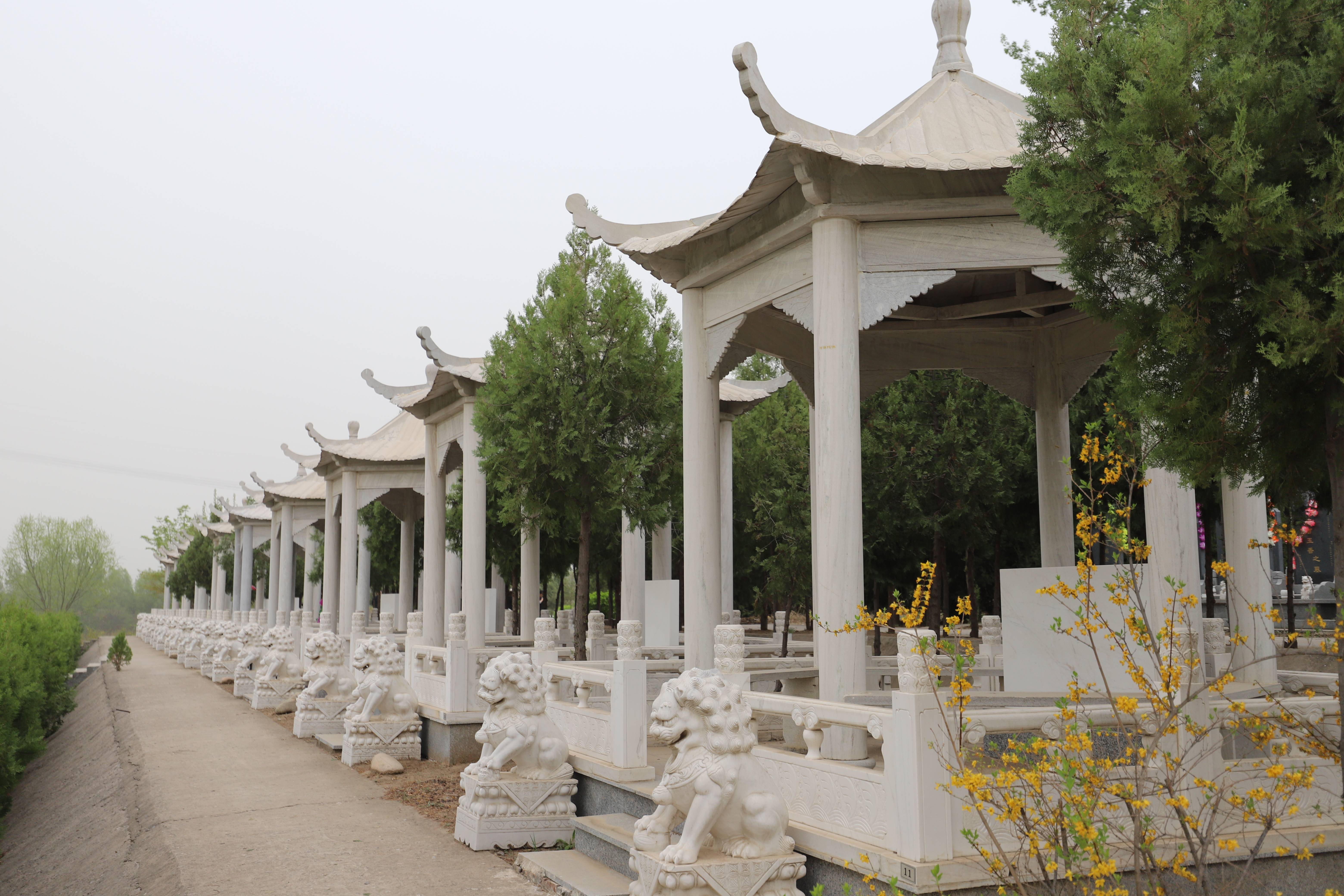 万佛园公墓墓地到期后的续费标准是什么?_京南_陵园_服务