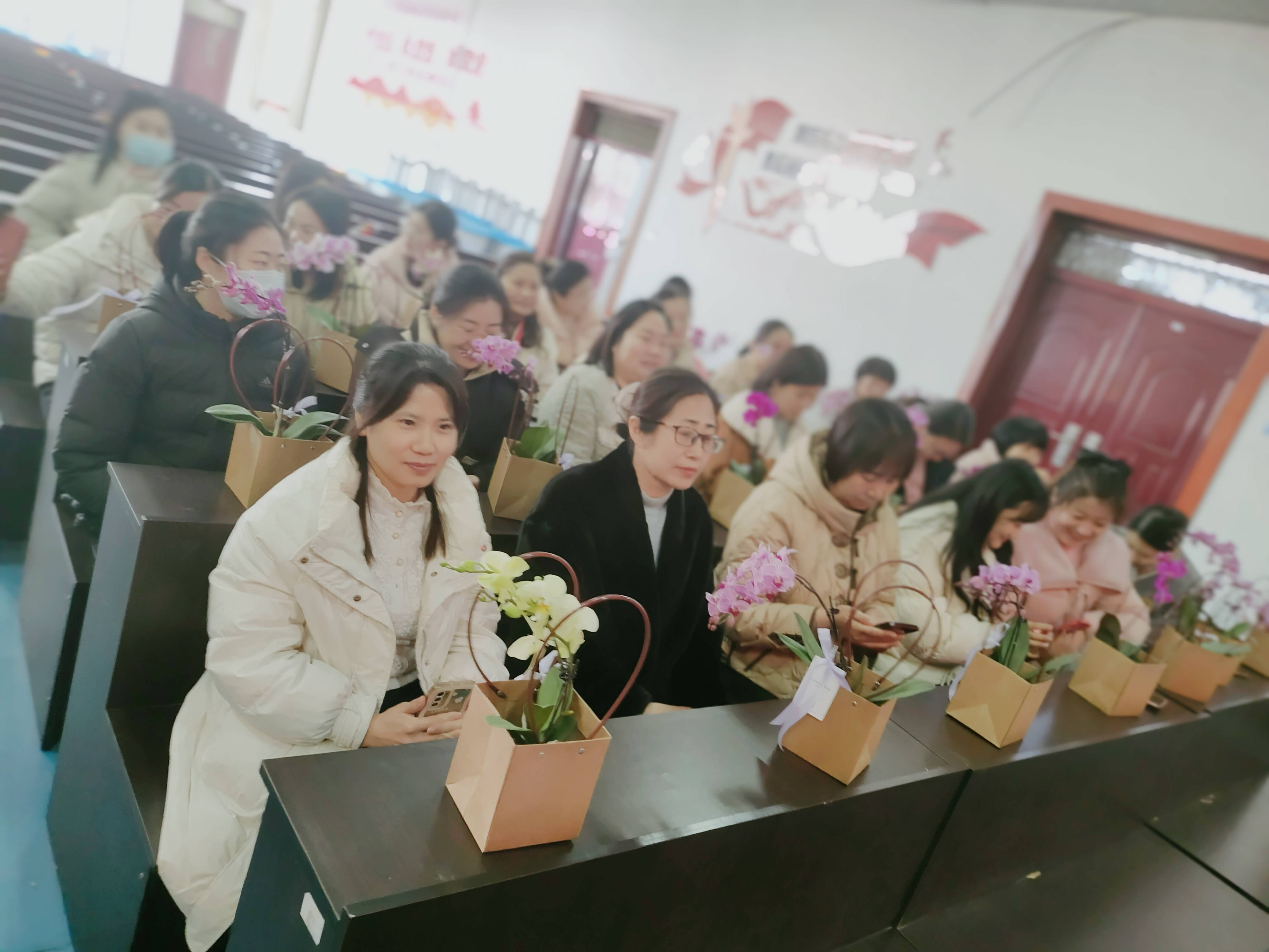 苍山街道贾庄小学全面贯彻党的教育方针,得到上级部门的高度认可,被