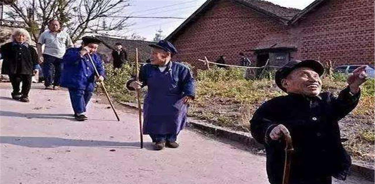 原创中国第一矮人村村民身高一生都难以突破80厘米5岁停止发育